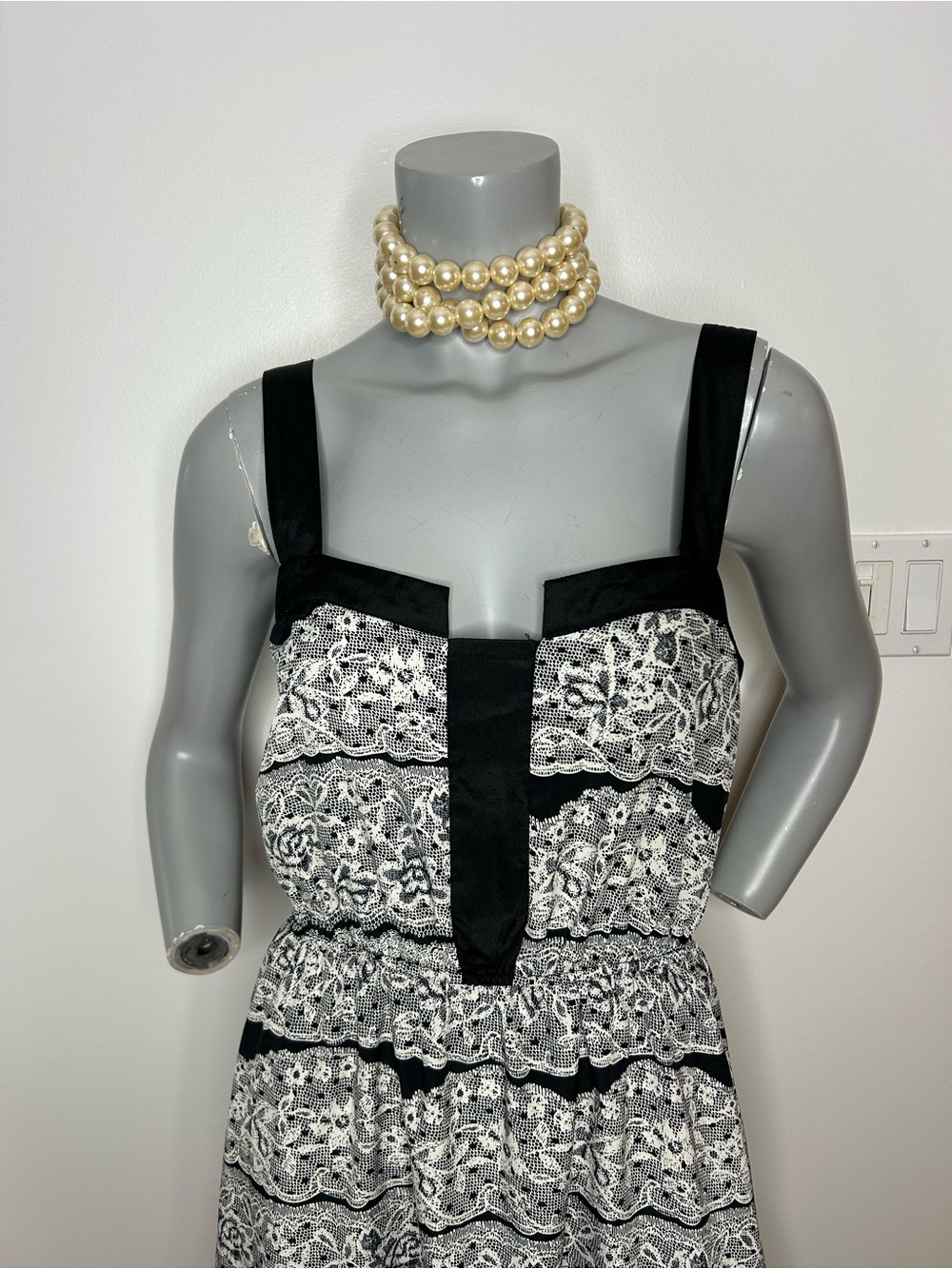 Beautiful Y.A L.A Black and White Lace-Print Smocked Mini Dress❤️L - Picture 3 of 9